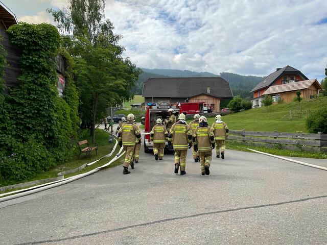 Im Einsatz stehen mehrer Feuerwehrzüge aus dem Lungau.