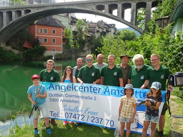 Kinder vorne: Maximilian Stickler, Lisa und Sophie Käferbäck. Reihe hinten: Lukas Pechhacker, Caroline Stickler, Manfred Pechhacker, Andreas Pechhacker, Gerald Käferbeck, Christian Pechhacker, Peter Stattmann, Rudi Ternai und Maximilian Mayr | Foto: Stadtgemeinde Waidhofen a/d Ybbs