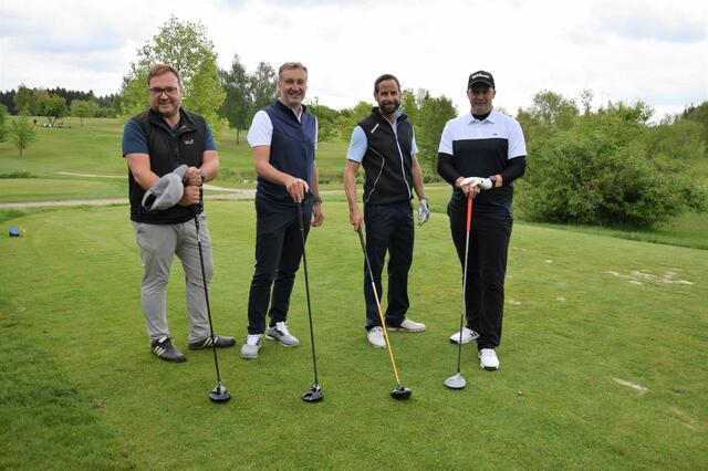 (Von links): Wolfgang und Manfred Rosenstatter (Alumero Group), Hannes Skardarasy (Hotel Zürserhof) und Stefan Klinglmair (Geschäftsführer Biogena Group).  | Foto: SOS-Kinderdorf