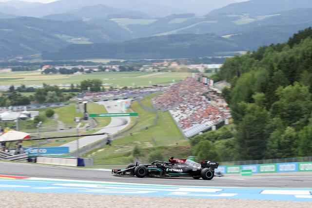 Lewis Hamilton fuhr am Freitag Bestzeit. | Foto: GEPA