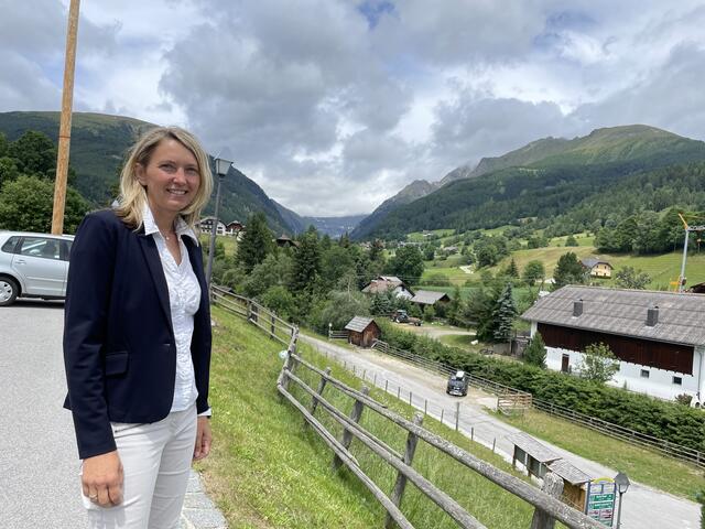 "Wichtig ist mir die Zusammenarbeit im Ort, die Zusammenarbeit partei- und fraktionsübergreifend. Ich wünsche mir ein gemeinsames Arbeiten für Göriach", sagt Bürgermeisterin Waltraud Grall. | Foto: Peter J. Wieland