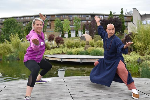 Kickboxerin Nicole Trimmel war auf Kurzurlaub im Hotel Larimar, wo Großmeister Shi Yan Liang derzeit Gäste in die Welt ostasiatischer Kampfkünste einführt. | Foto: Martin Wurglits