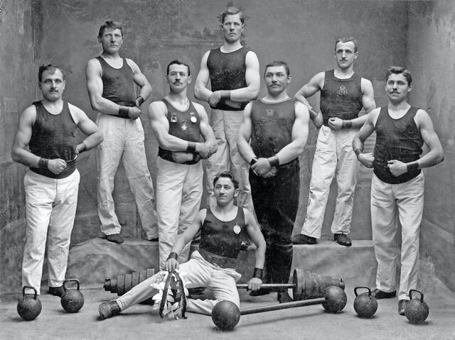 Die Athletenriege des Turnvereins im Jahr 1908.
 | Foto: Archiv SVR Zweigverein Turnen