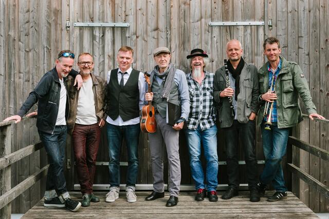 Willi Resetarits und seine Stubnblues-Combo lassen am Samstag, dem 10. Juli, auf dem Festivalgelände von sich hören. | Foto: Patrick Rieser