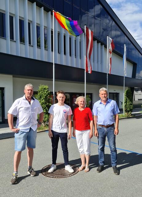 Josef Eisenmann, Gregor Salinger, Claudia Hagsteiner und Bürgermeister Helmut Berger (v. li.). | Foto: JG-Tirol