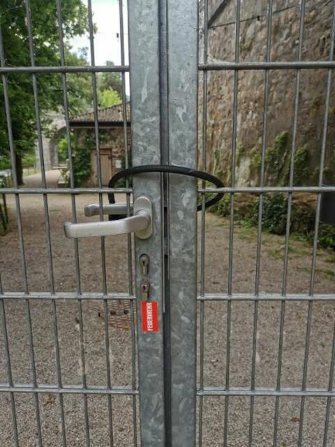 Verschlossen: FUFU Martin Dowalil kritisiert die Öffnungszeiten des Schwarzbachareals | Foto: Dowalil