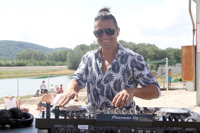 Steve Manera sorgte an den Turntables für die passende Musik. | Foto: Friedrich Doppelmair