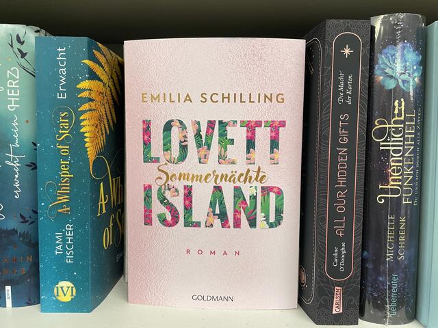 Lovett Island ... Sommernächte: Ein New-Adult-Buch mit ordentlich viel Liebe drin. Ab 14 Jahre. | Foto: Höllbacher