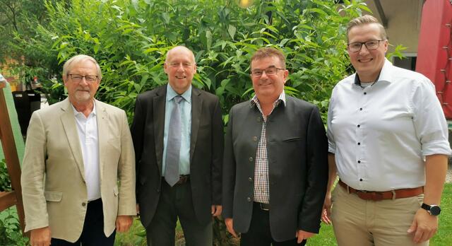 Am Bild: Rudi Streitberger, Bürgermeisterkandidat Stadtrat Rudi Gollhammer und Franz Lindlbauer, Stefan Wimmer (v. l.). | Foto: Pensionistenverband Altheim