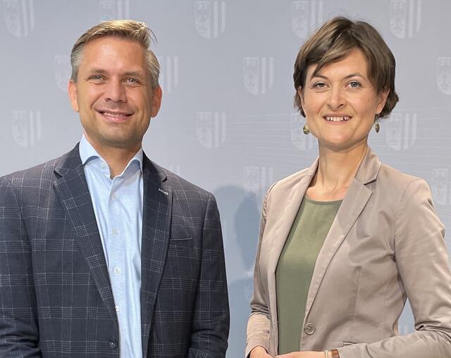 ÖVP Landesgeschäftsführer Wolfgang Hattmansdorfer mit Barbara Tausch.