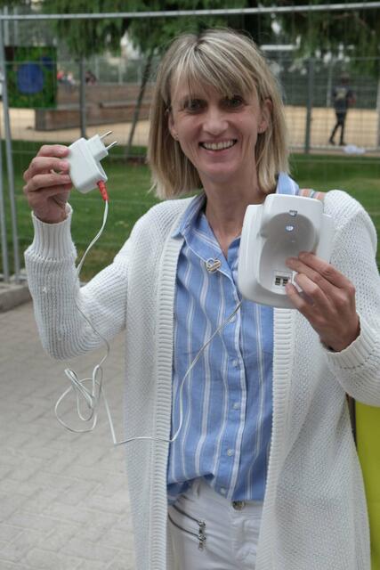 Besucherinnen und Besucher freuen sich sehr über die Reparatur ihrer "mitgebrachten Schätze". | Foto: Energie &amp; Reparatur Cafe