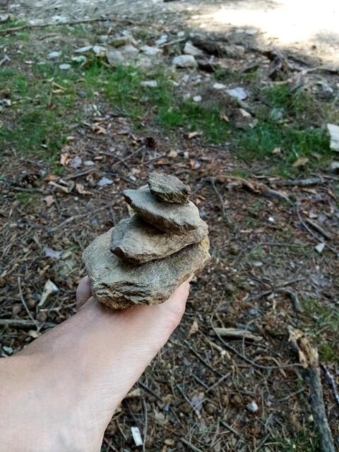 Zwischendurch ein bisserl  balancieren eines Glückstürmchen. Manchmal steht das Glück auf wackligen Beinen 