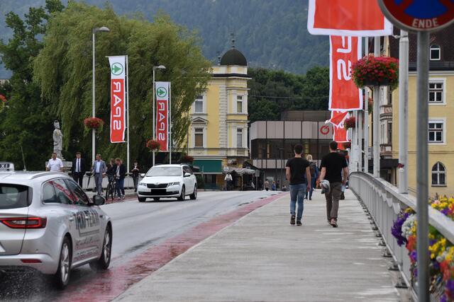 Vieldiskutiert wurde die künftige Regelung auf der Innbrücke.  | Foto: Barbara Fluckinger
