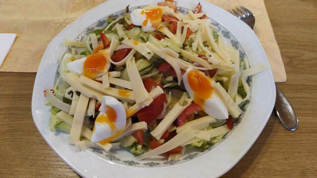 Nach einem langen Wandertag schmeckt das Abendessen | Foto: Aina Geber
