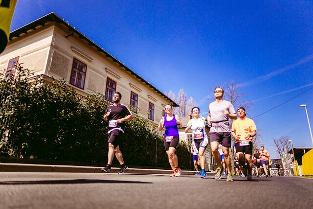Es darf wieder gelaufen werden: Der Startschuss für den 32. Grazer Halbmarathon fällt dieses Wochenende.  | Foto: KK