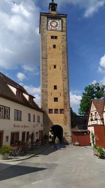 Rothenburg ob der Tauber - Heimat des "Taubertal-Festivals" mit einer weitgehend erhaltenen mittelalterlichen Altstadt. | Foto: Aina Geber