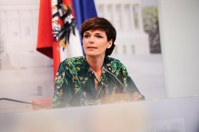 "Es ist Zeit für eine Umsetzung der 4-Tage-Woche", erklärte SPÖ-Chefin Pamela Rendi-Wagner am Freitag. | Foto: SPÖ-Parlamentsklub / Kurt Prinz