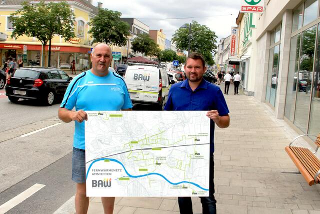 Herbert Pils und Christian Bruckmüller informieren über die kommende Baustelle im Bereich der Wienerstraße 4-28.
 | Foto: Stadtwerke Amstetten/Permoser