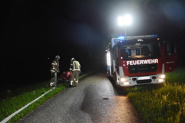 Die Freiwilligen Feuerwehren von Söll, Scheffau und Ellmau rückten aus.  | Foto: ZOOM.Tirol
