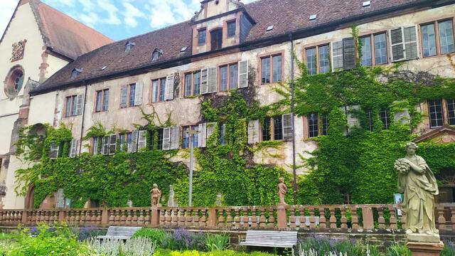 Das Kloster Bronnbach, später auch Schloss Bronnbach,  ist eine 1151 gegründete ehemalige Zisterzienser-Abtei,  im unteren Taubertal auf dem Gebiet der Stadt Wertheim.  | Foto: Aina Geber