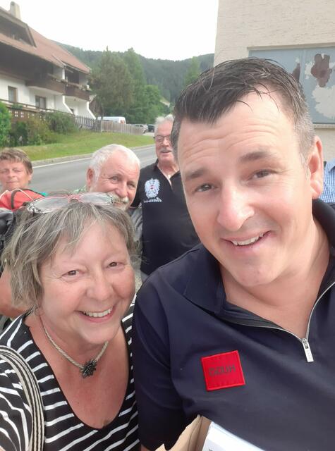 Eveline Holpfer ergatterte ein Foto mit Marc Pircher. | Foto: Eveline Holpfer
