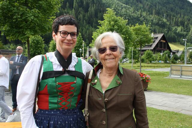 Dr. Helene Mall und Schatzmeisterin Gerda Werner.  | Foto: Elisabeth Zangerl 