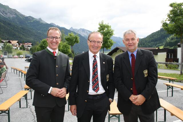 Der Vorarlberger Landesrat Christian Gantner, Lechs-Altbürgermeister Ludwig Muxel und der Bürgermeister von St. Anton am Arlberg, Helmut Mall.  | Foto: Elisabeth Zangerl 