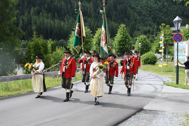 Der Einzug der Schützenkompanie St. Anton am Arlberg. | Foto: Elisabeth Zangerl 