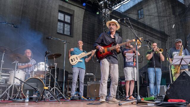 Nice Corner &amp; Blackbones heizten dem Publikum sorgten für den richtigen Groove. | Foto: Kendlbacher