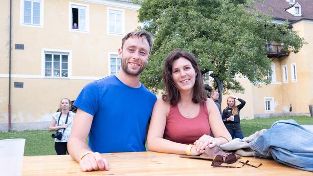 Sebastian und Ines sind von den Konzerten begeistert. | Foto: Michael Kendlbacher