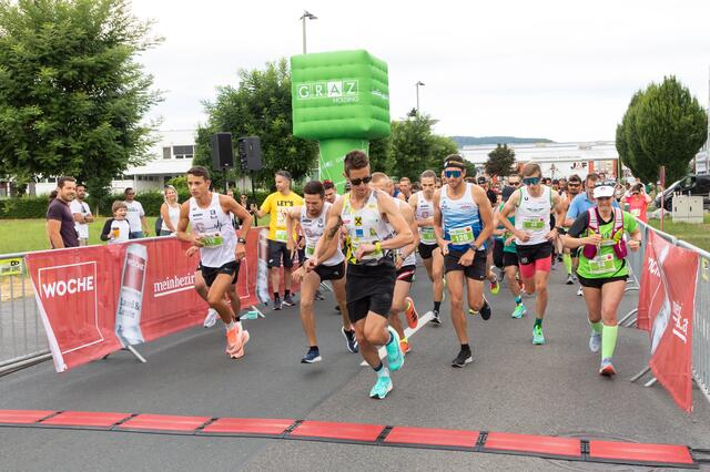 Beim WOCHE-Halbmarathon und beim Zehn-Kilometer-Lauf konnten die Läufer endlich wieder zeigen, was sie draufhaben.  | Foto: Jorj Konstantinov