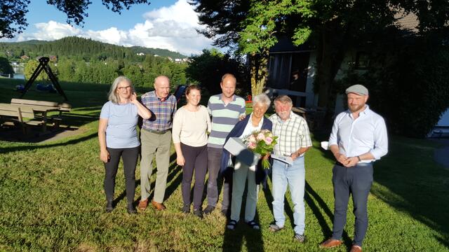 Gastgeberfamilie Hecher mit den geehrten Gästen Ingeborg und Ernst Rabinger und Stadtrat Christoph Gräfling (von links). | Foto: Privat