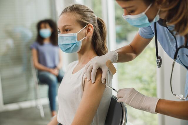 Vergangenes Wochenende wurden über 500 zwölf- bis 15-jährige Kärntner geimpft | Foto: stock.adobe.com/milanmarkovic78