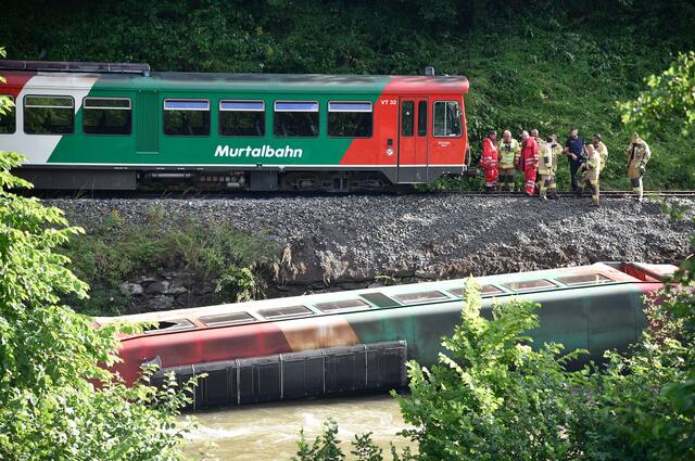 Die Bergung der Murtalbahn soll diese Woche erfolgen. | Foto: Franz Neumayr