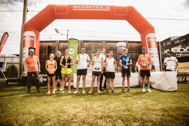 Spaß bei der Siegerehrung: Moderator Thomas Seidl (r.) und Sportunion-Präsident Stefan Herker (l.) | Foto: We Shoot it