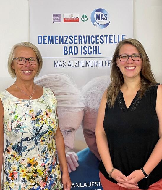 Die stellvertretende MAS-Geschäftsführerin Edith Span mit Magdalena Schröckelsberger, DSS Bad Ischl.