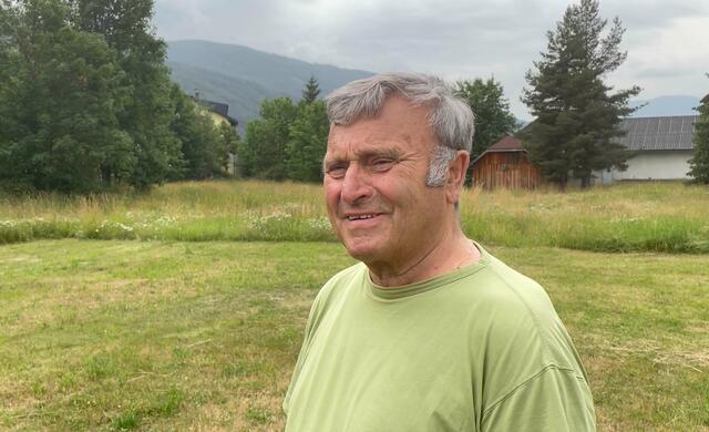 Michael Srutek ist ehemaliger aktiver Kicker, war Trainer bis in die Regionalliga und er war außerdem jahrzehntelanger Schiedsrichter des Salzburger Fußballverbandes.  | Foto: Peter J. Wieland