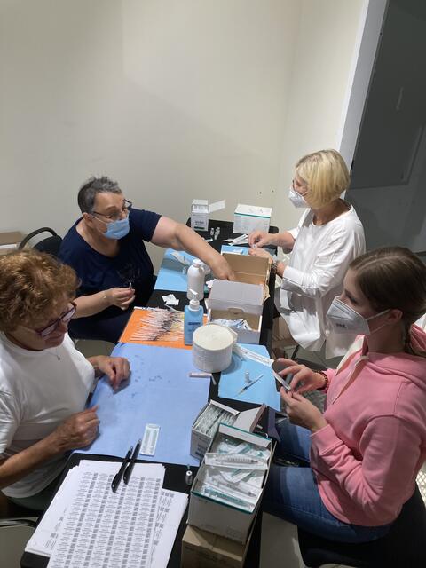 In der Weberzeile wurde 700 Personen geimpft. | Foto: Gesundes Ried