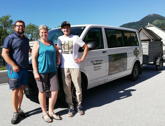 Landl KG Geschäftsführer und Initiator Andreas Danner, 
Sicher am Steuer mit Heidi Lindbichler und  Phillip Riegler vom Bootstaxi Thalhuber  | Foto: Veronika Frank
