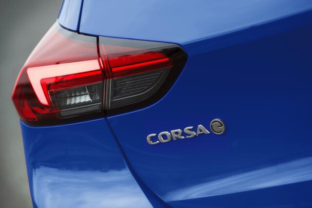 Der Corsa-e erweitert im Zeichen des Opel-Blitzes die Palette der erschwinglichen und alltagstauglichen Elektroautos. | Foto: Opel