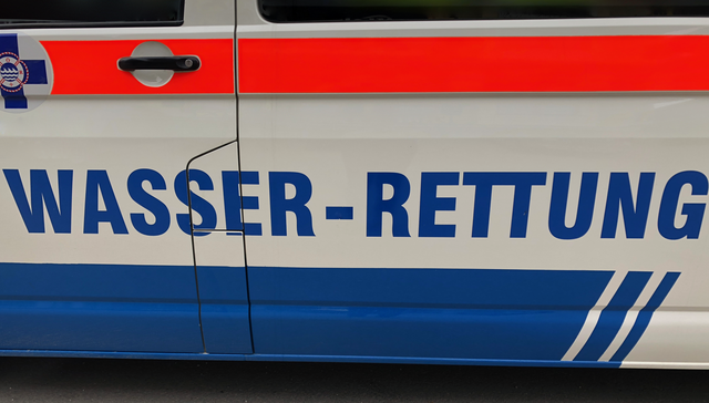 Am Abend des 13. Juli 2021 bargen Einsatzkräfte eine Wasserleiche im Bereich des Kraftwerkes Urreiting bei Sankt Johann aus der Salzach.