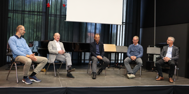 Bundesjugendreferent-Stv. Gerhard Formann, Bundeskapellmeister Walter Rescheneder, Bundesjugendreferent Helmut Schmid, Bundesjugendreferent-Stv. Andreas Schaffer und Tiroler Landesverbandsobmann Elmar Juen (v.li.) | Foto: Siegele