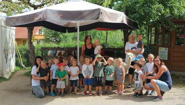 Die Kindergruppe unternahm einen Ausflug zur Hobbyfarm Schildberger im Maria Rojacher Ortsteil Farrach. | Foto: Privat