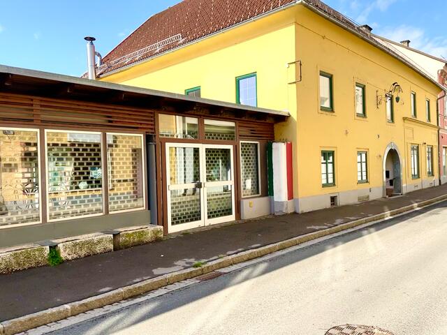 Schon viel zu lange steht der Gasthof leer. Zuletzt konnte man hier italienische Speisen genießen.