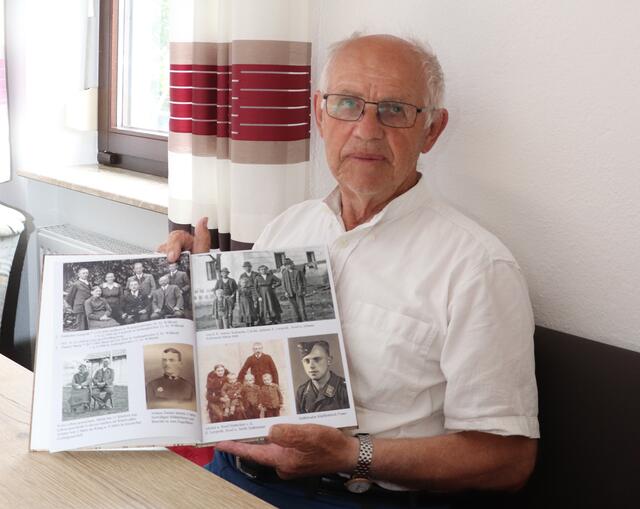 Der St. Willibalder Hobbyhistoriker Josef Entholzer betreibt seit dem Jahr 1991 Ahnenforschung. Seine Familie hat er bis 1580 zurückverfolgen können.  | Foto: Michelle Bichler