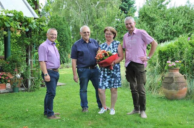 Vizebürgermeister Eduard Sanda, Josef und Ingrid Dorninger sowie Bürgermeister Rudolf Friewald.