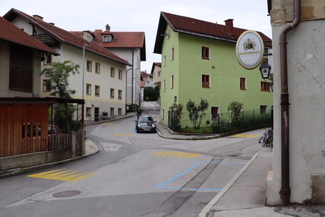 Wir nehmen die linke Straße | Foto: Ricarda Stengg