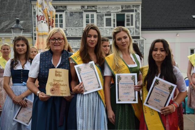 Elfi Maisetschläger, Nadine Willim, Melanie Rauch und Vanessa Tamasila (v. l.).