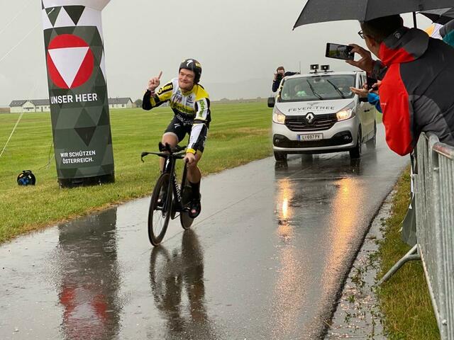 Christoph Strasser nach 1.000 Kilometern. | Foto: Taucher