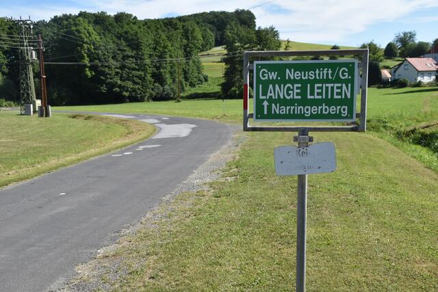 Diese Woche beginnt die Sanierung der Langen Leiten - ein Beispiel für den permanenten Erhaltungsbedarf im örtlichen Wegenetz. | Foto: Martin Wurglits